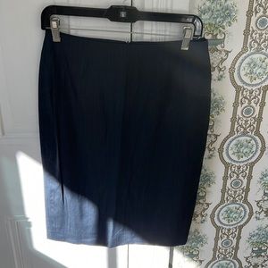 Like new Hugo Boss beautiful pencil skirt